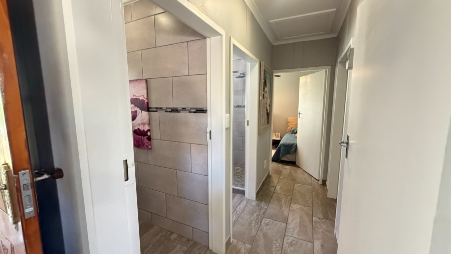2 Bedroom Property for Sale in Miederpark North West